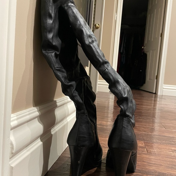 Ladies tall black boots - Picture 2 of 4